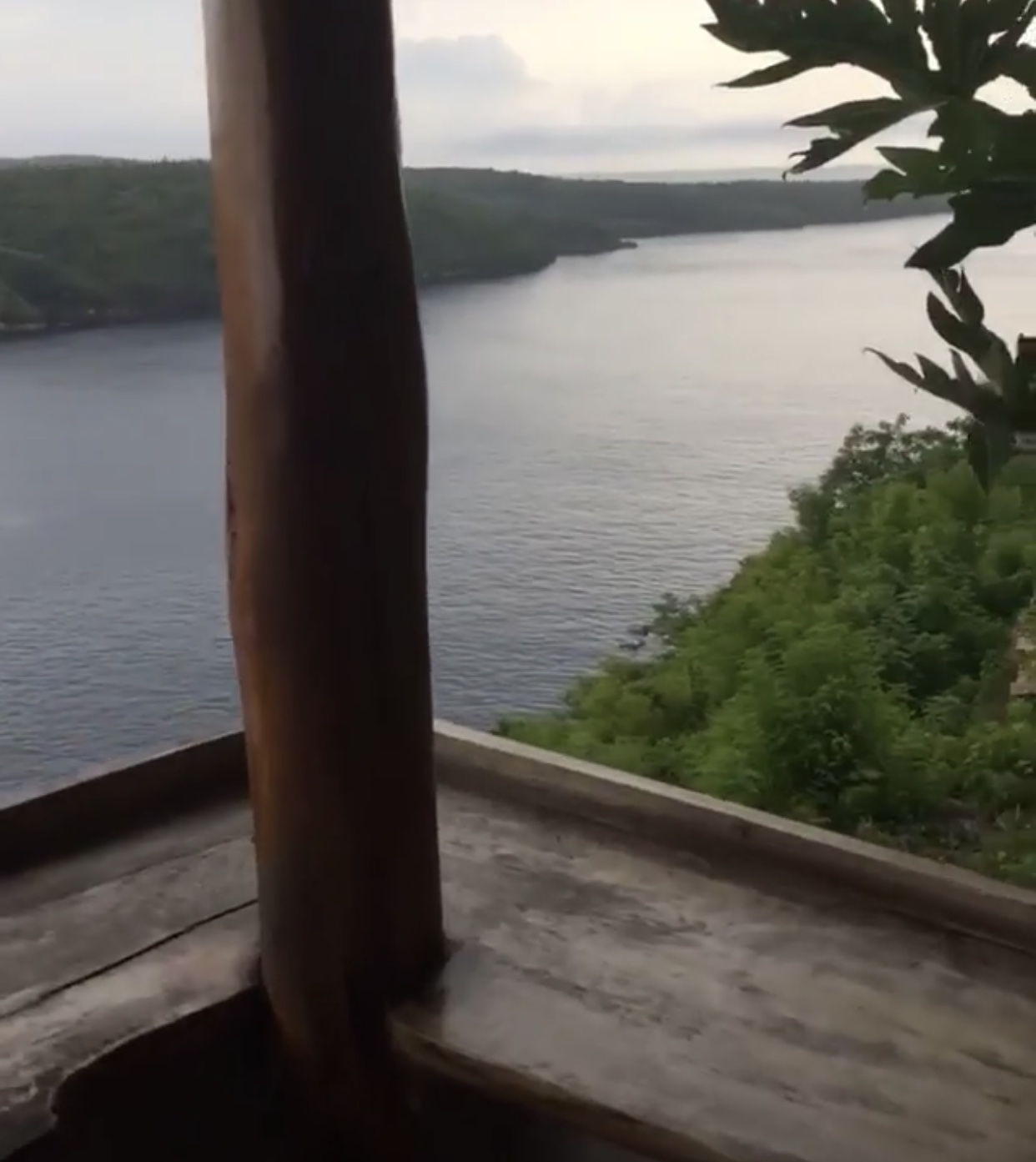 ceningan overlook penida island.PNG